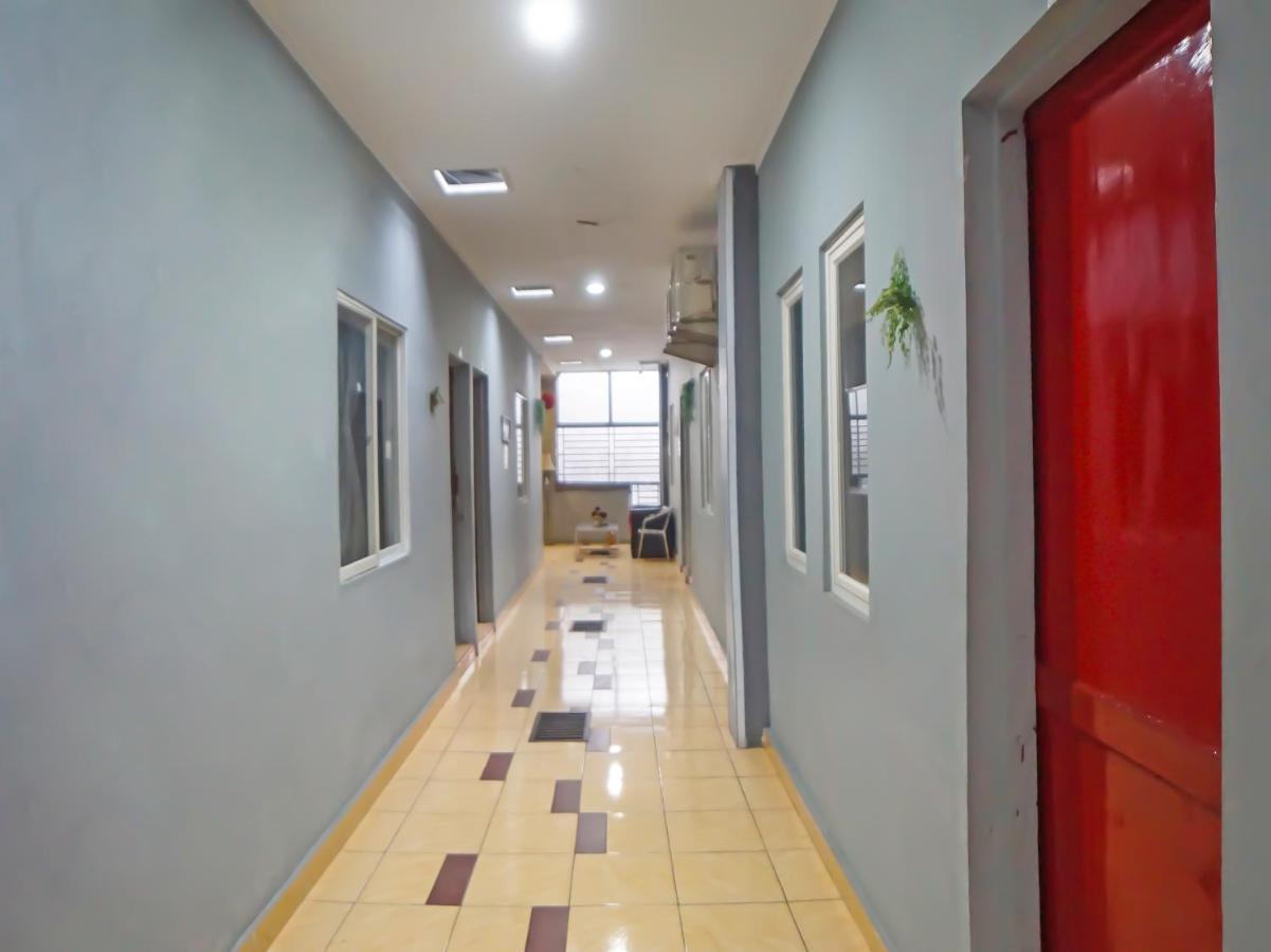 Oyo 990 Stadion Residence Syariah Μεντάν Εξωτερικό φωτογραφία